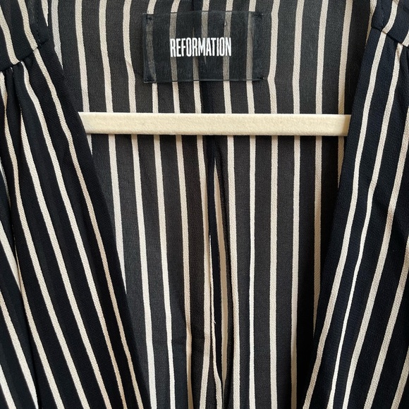 Reformation deep v, stripped blouse with elastic waist - Picture 12 of 16